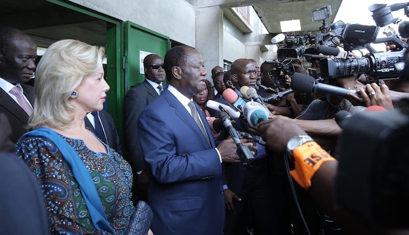 Référendum: Alassane Ouattara déplore la violence dans certains lieux de vote