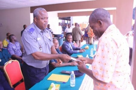 407 militaires et gendarmes ivoiriens retraités reçoivent 1,890 milliard FCFA du FPM