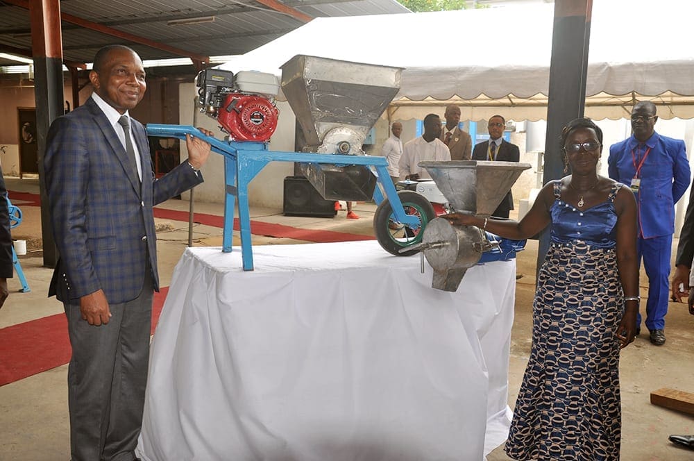 Côte d’Ivoire : Une organisation féminine reçoit 4 machines de transformation de légumes et de manioc