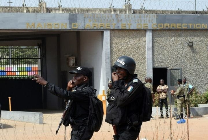 Une bagarre entre détenus fait une dizaine de blessés à la grande prison d’Abidjan