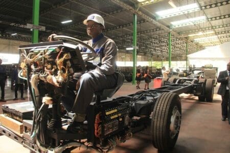 Industrie automobile : Installation à Abidjan d’une unité d’assemblage de minibus Iveco