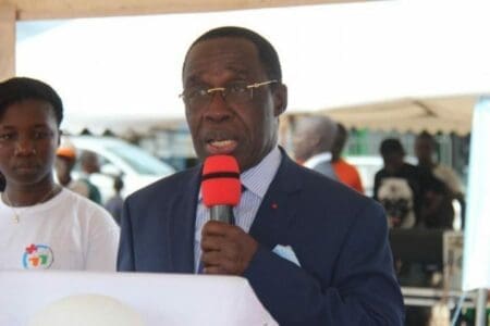 Dr Aka Aouélé s’est réjoui du don des Chinois de Côte d’Ivoire