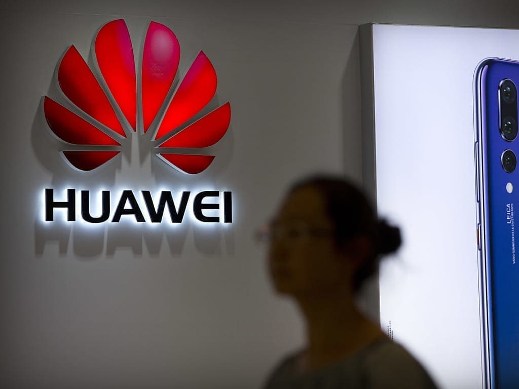 Huawei équipe une ONG pour former des jeunes filles en TIC