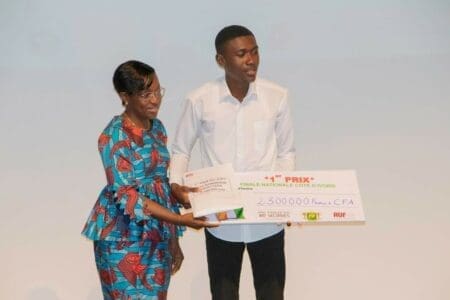 6ème édition de « Ma thèse en 180 secondes »: N’guessan Emmanuel Kouamé de l’Université Nangui Abrogoua remporte le premier prix