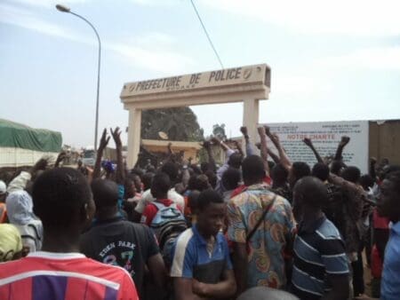 Les populations civiles manifestent contre les militaires à Bouaké