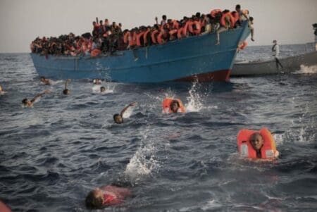 Des migrants ivoiriens en situation de ‘’détresse’’ en Lybie rapatriés à Abidjan, mardi (Officiel)