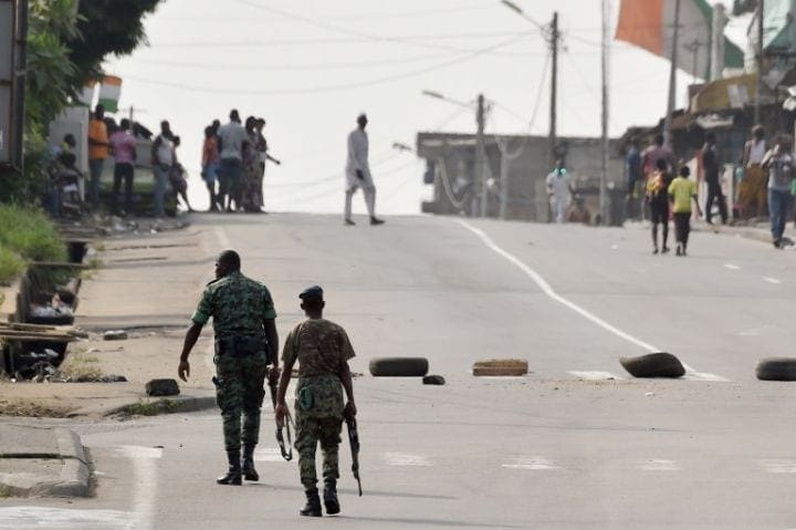 Attaque d’un commissariat de police d’Abidjan, des armes emportées