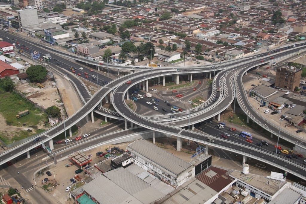 Alassane Ouattara annonce le lancement travaux du 4ème pont d’Abidjan en 2018