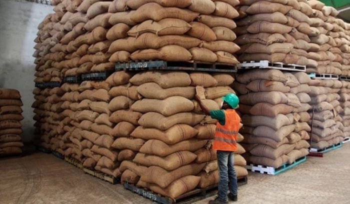Les déchargements des véhicules de café, «arrêtés depuis une semaine», reprennent vendredi (Producteur)