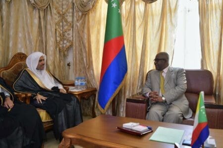 Le Président des Iles Comores reçoit Dr El Issa et vante les efforts de la Ligue islamique mondiale en Afrique